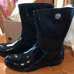 Women’s UGG RainBoots New Size 10